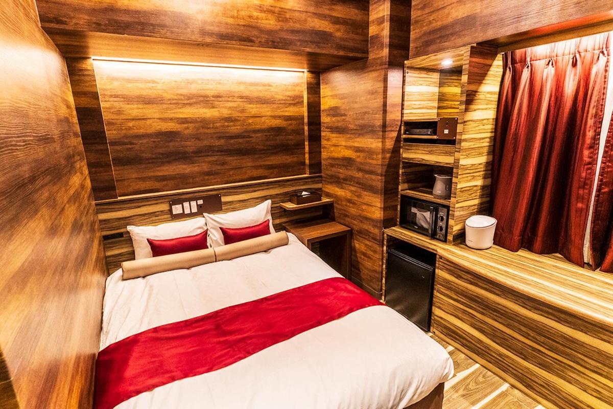 Petit Bali Forest Shinjuku SanchōMe Τόκιο Εξωτερικό φωτογραφία